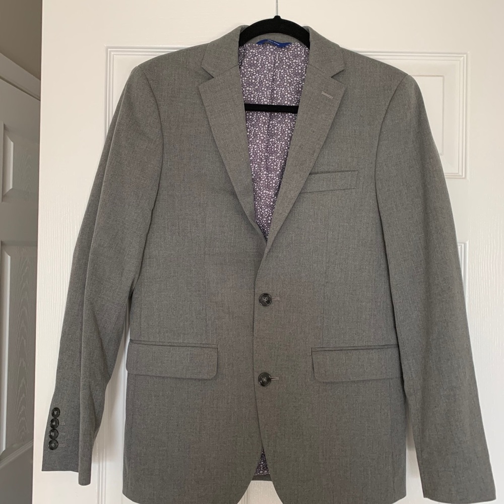 2-piece matching gray apt.9 men’s suit